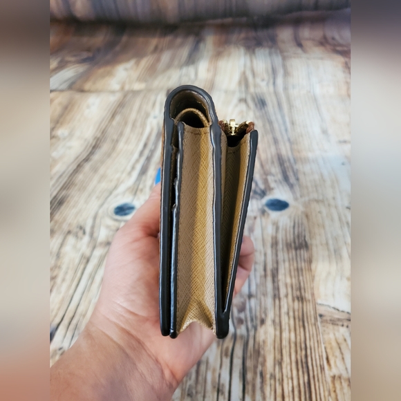 MICHAEL KORS CARRYALL CARD - Picture 4 of 11